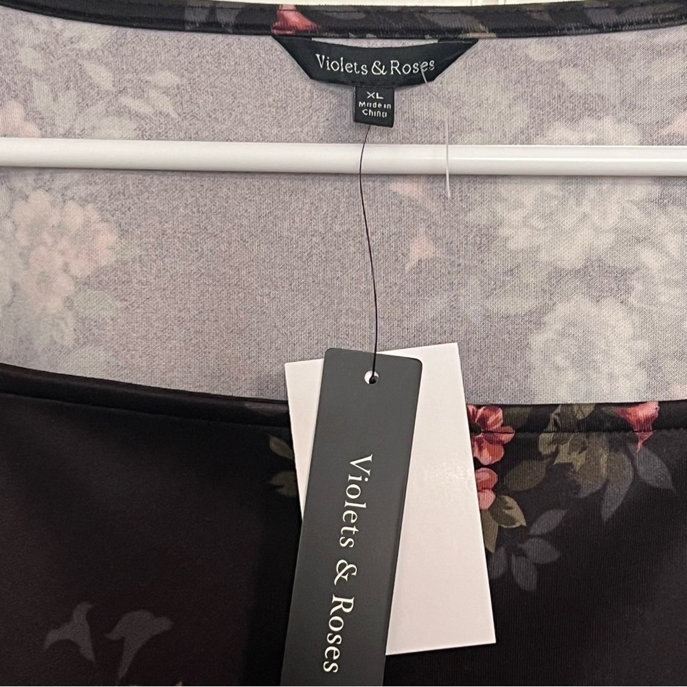 Violets & Roses Women's Square Neck Long Sleeve Floral Top Black Size XL NWT - Picture 9 of 10